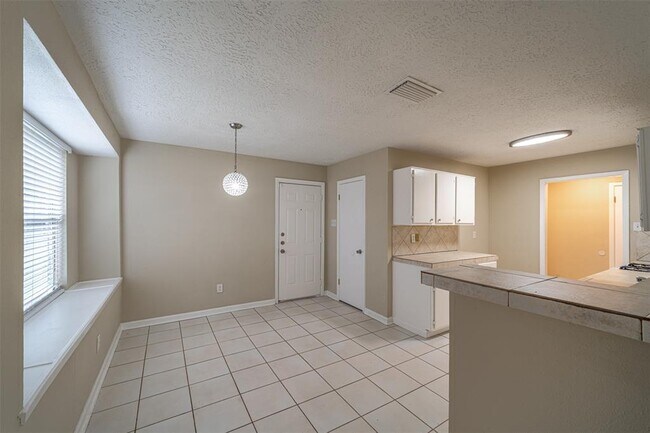 Building Photo - 1815 Ripple Creek Dr