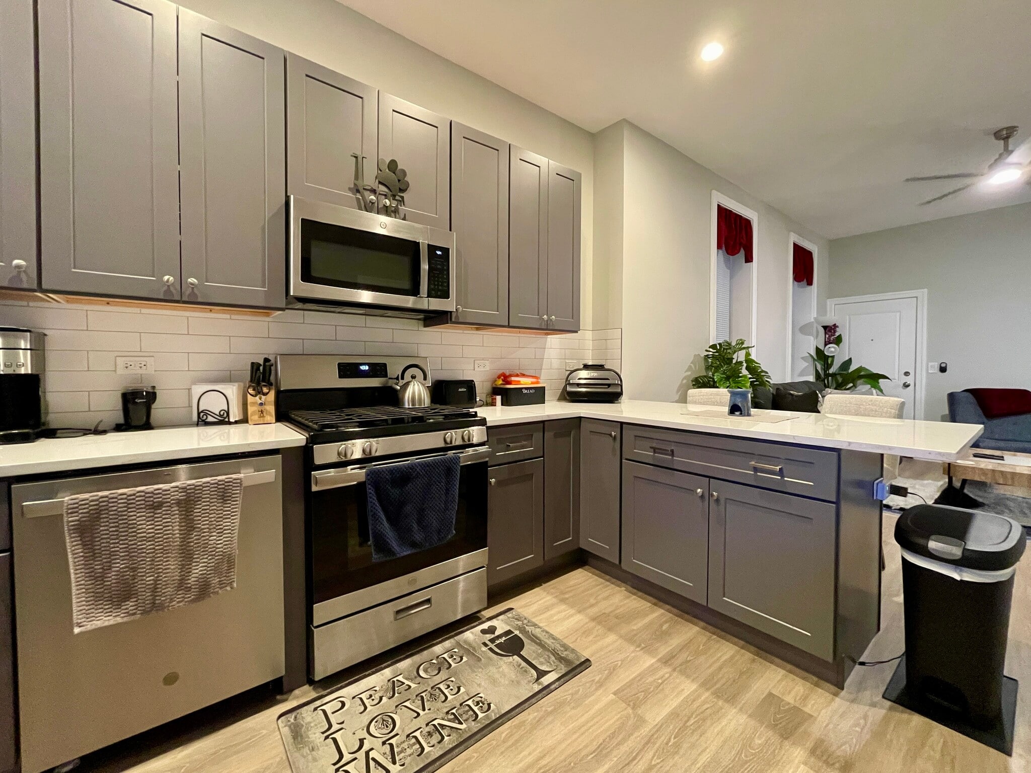 Building Photo - 1725 N Honore St