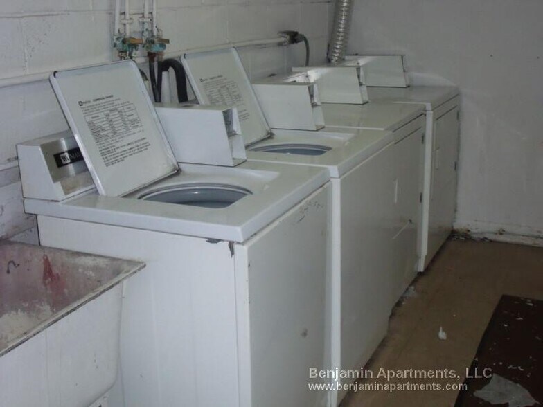 Building Photo - 50 Evergreen St