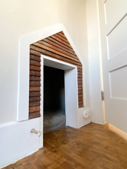 The pups space! - 742 E 3rd St