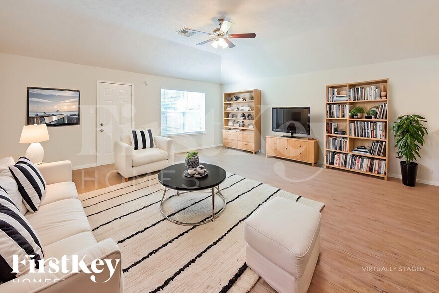 Building Photo - 2506 Fox Water Dr