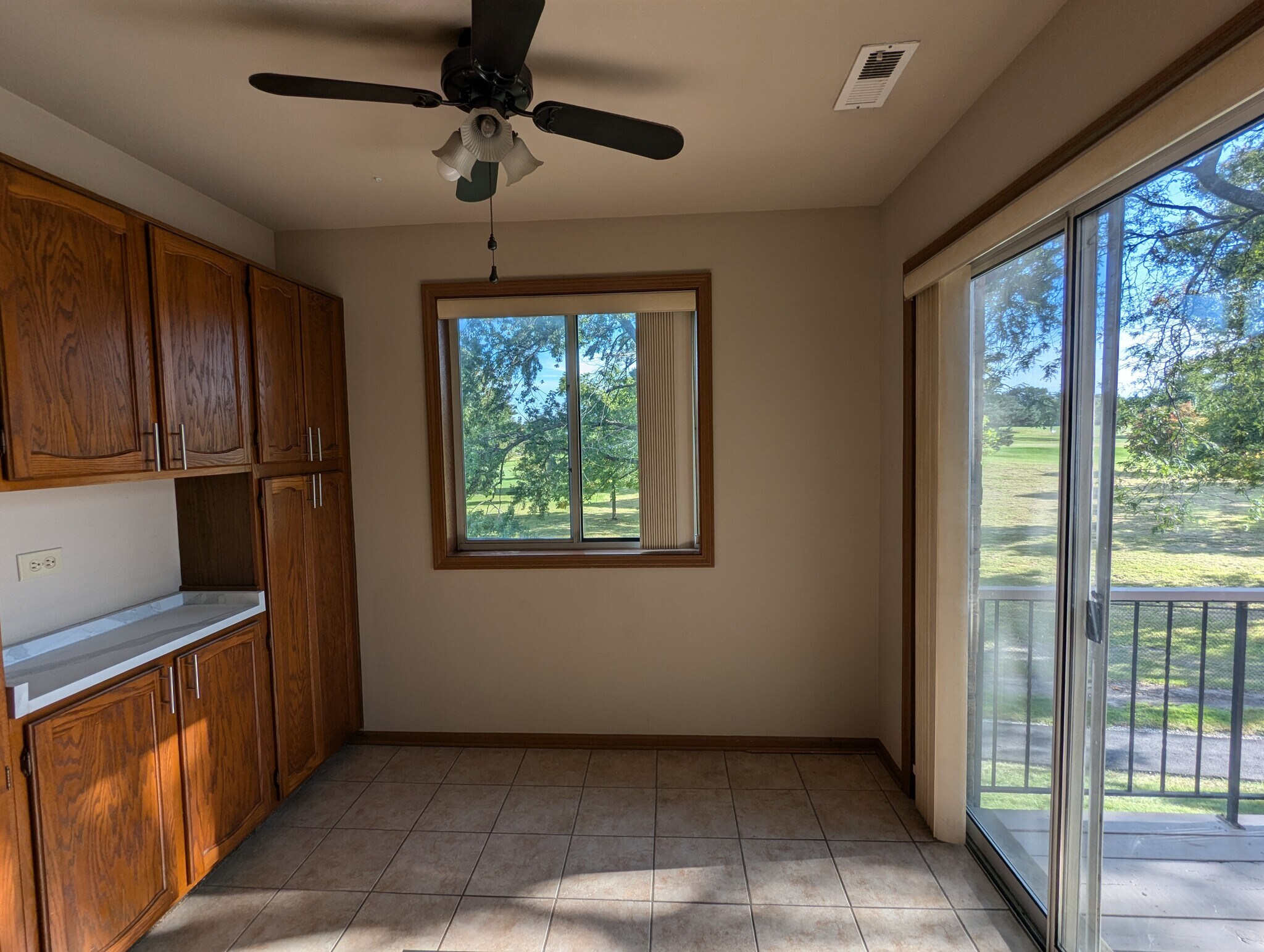 Building Photo - 245 Memory Ln