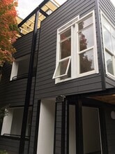 Building Photo - NW Everett