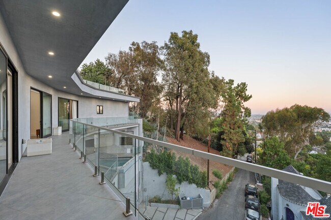 Building Photo - 6181 Temple Hill Dr