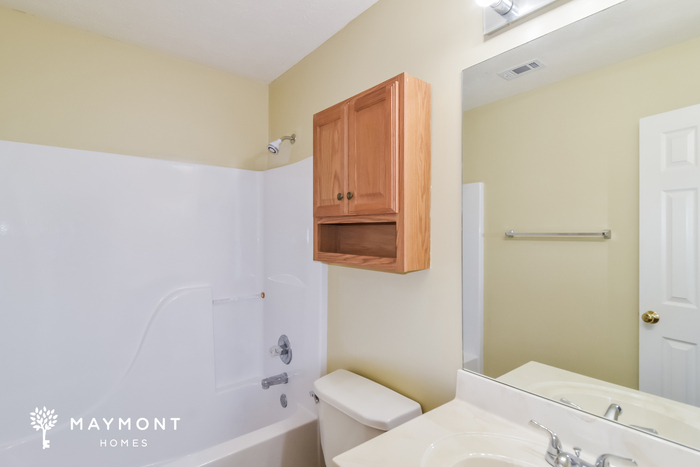 Building Photo - 604 Castle Brook Dr