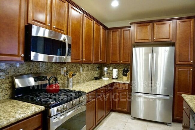 Building Photo - 239 W Santa Cruz Way