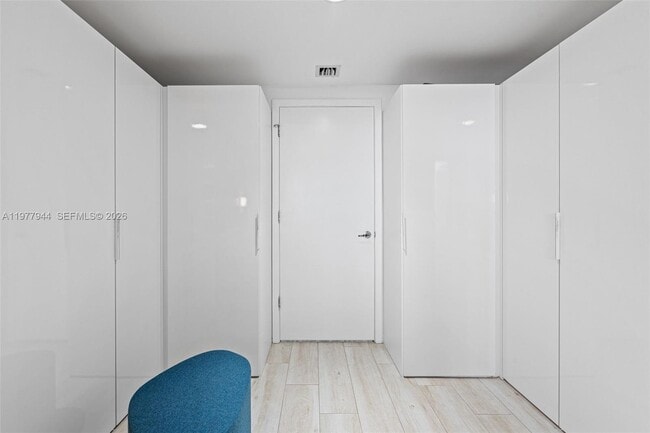 Building Photo - 1010 Brickell Ave