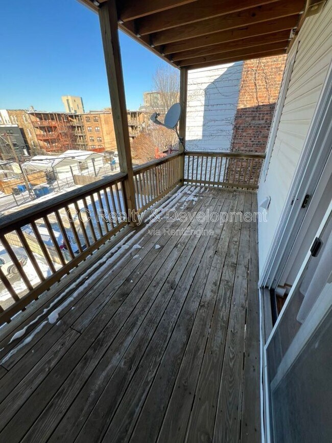 Building Photo - 6130 S Greenwood Ave