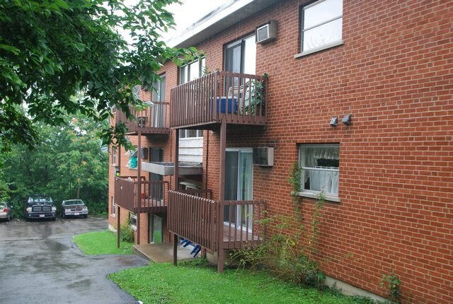 Primary Photo - 2686 Montana Ave