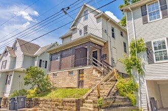 Building Photo - 413 Forest Ave