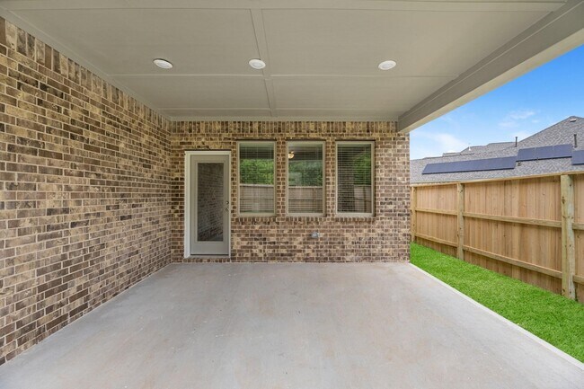 Building Photo - 21611 Alberta Frst Cir