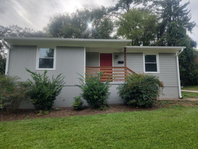 Primary Photo - Charming 2-Bedroom, 1-Bathroom Home – 800 ...