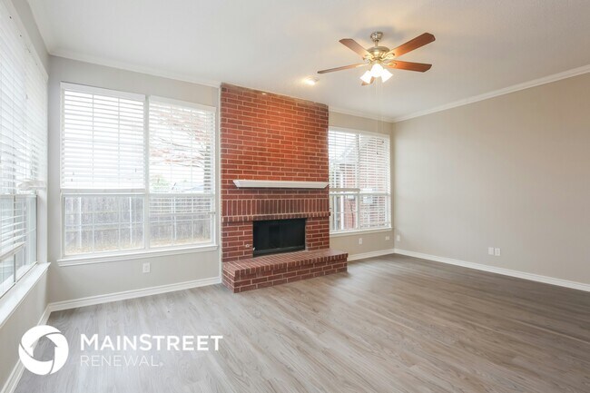 Building Photo - 8205 Lake Bend Dr