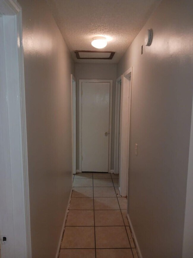 Building Photo - 3-bedroom, 2-bath single-family home for rent