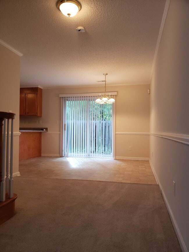 Building Photo - 2-bedroom, 2.5 bathroom townhome