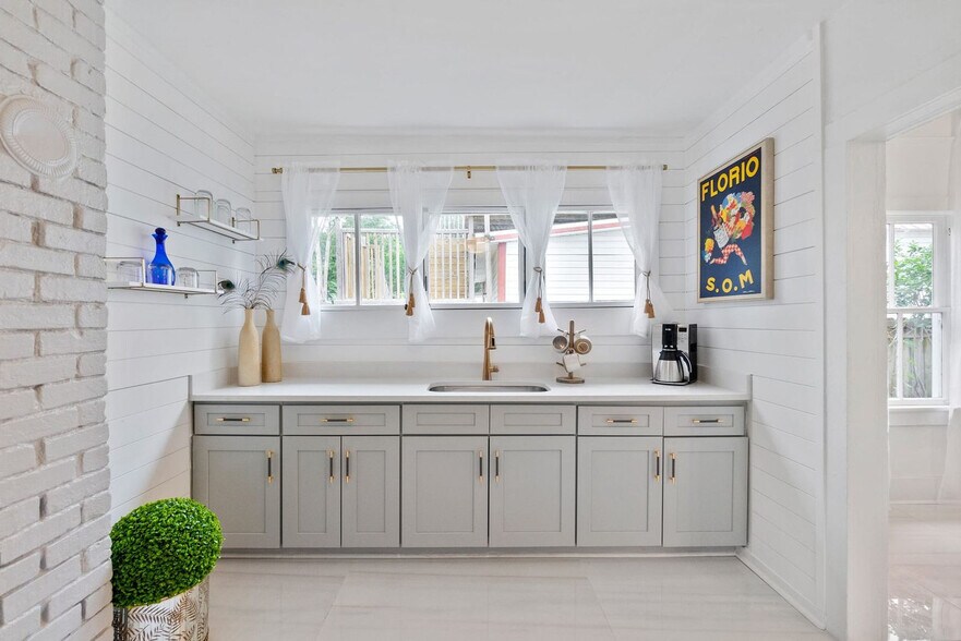 Building Photo - 140B M L King Ave