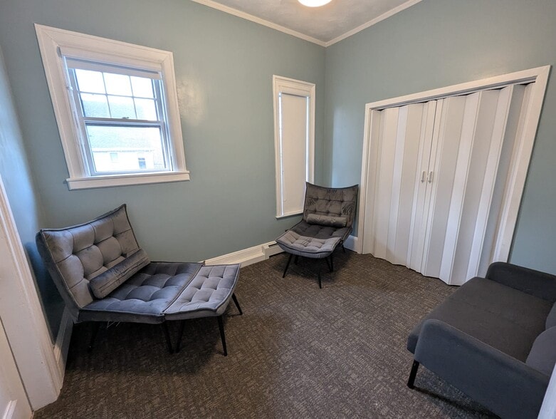 Building Photo - 178 Bowen St