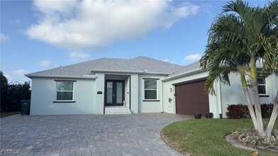 Building Photo - 131 S Bahama Ave