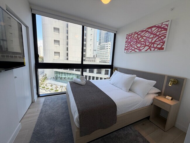 Building Photo - 225 N Miami Ave