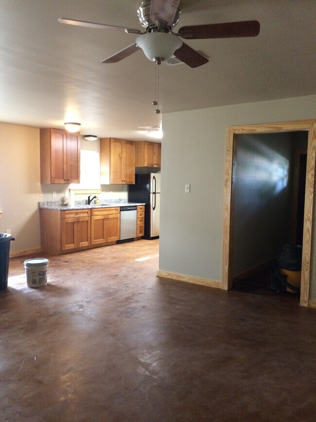 Building Photo - 16623 Bristoe Ave