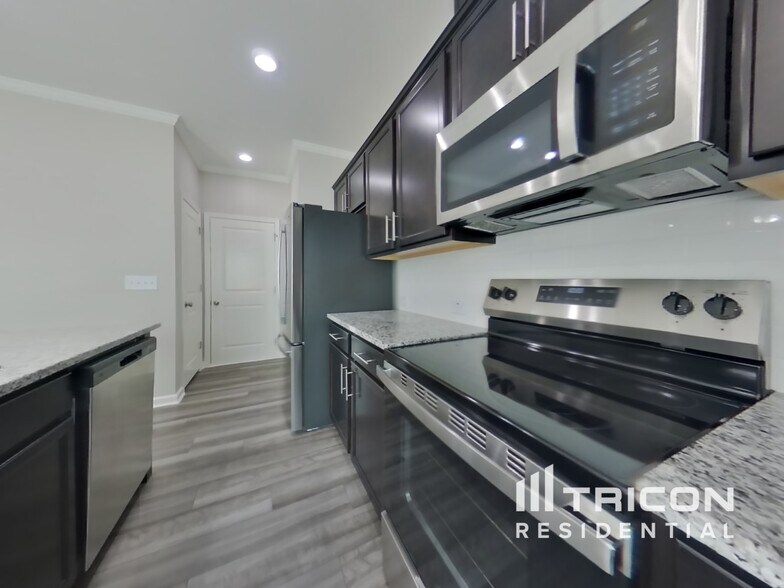 Building Photo - 449 Willard Wds Dr