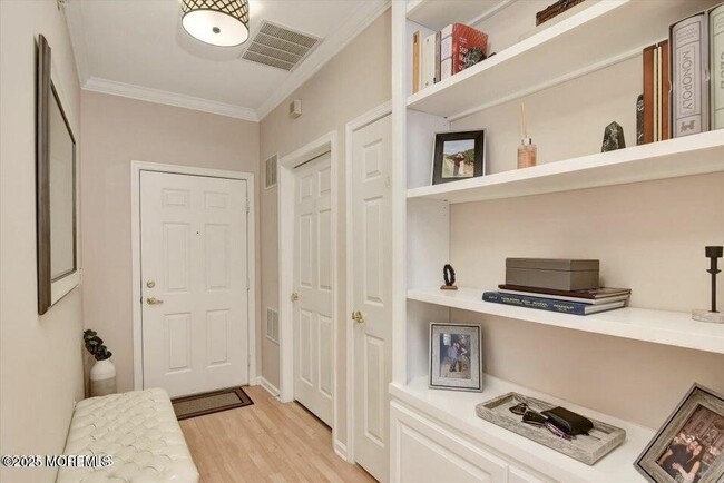 Building Photo - 594 St Andrews Pl