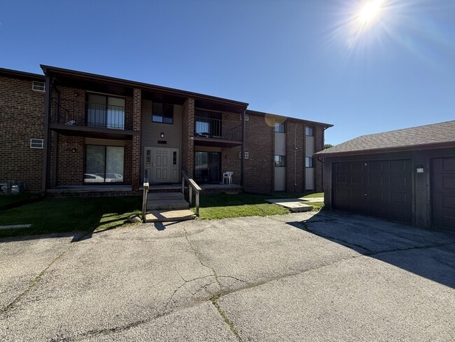 Building Photo - 2752 Humboldt Rd