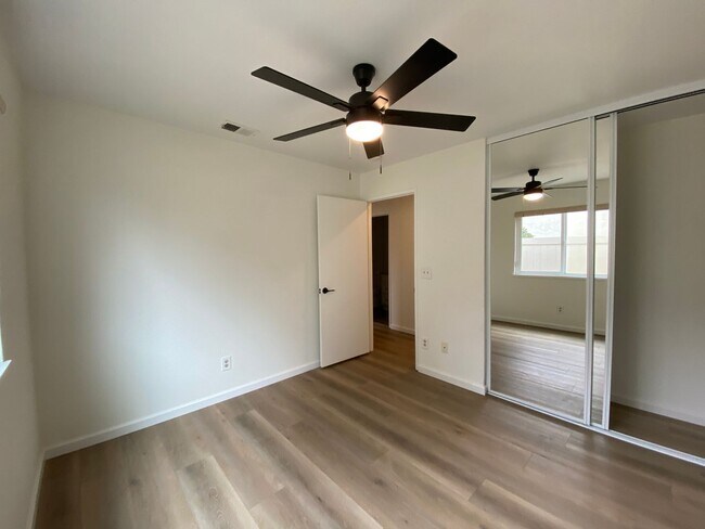 Building Photo - Spacious 4 Bedroom 2 Bath in Desirable Oceanside!