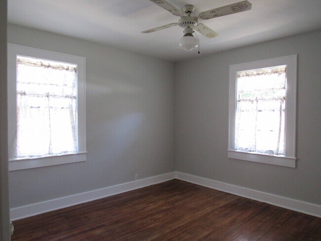 Building Photo - 1401 Brown Ave