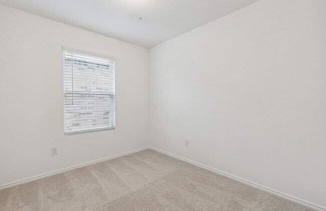 Building Photo - 820 Lake Fletcher Rd