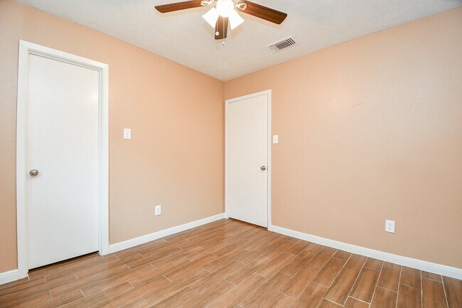 Building Photo - 12011 Monument Valley Dr