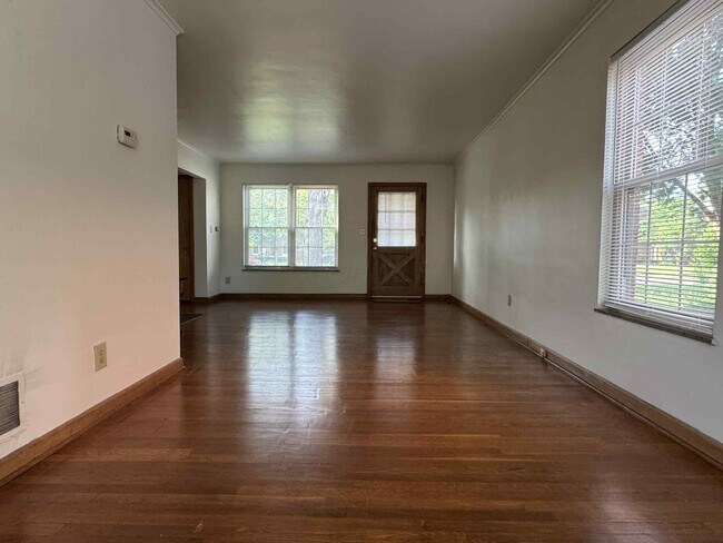 Building Photo - 2021 Harwitch Rd