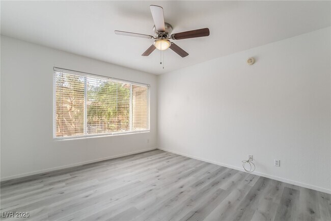 Building Photo - 3059 Key Largo Dr