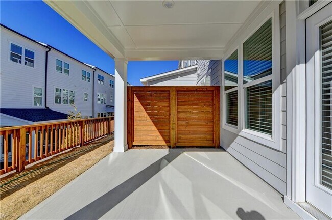 Building Photo - 1241 Waldon Xing