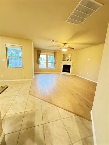 Building Photo - 10020 Long Branch Dr