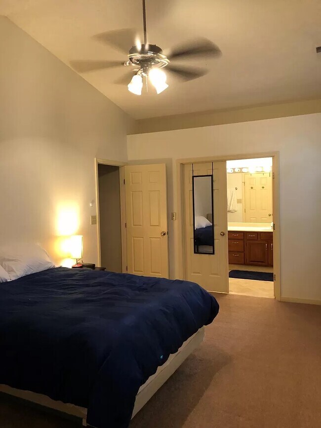 Building Photo - 2242 Stonewood Ln