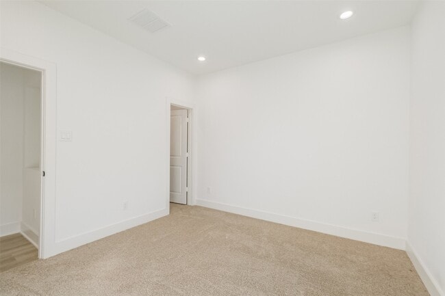 Building Photo - 8315 Brecha Ln