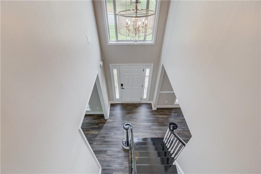 Building Photo - 3895 Kingsbrook Blvd