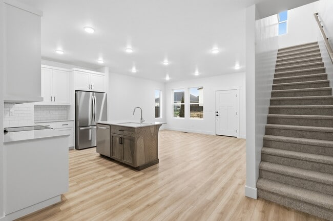 Building Photo - 2144 E Deep Purple Ln