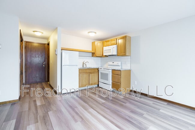 Building Photo - 65 East St