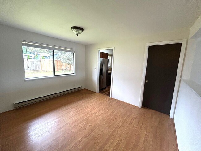 Building Photo - 3 Bedroom 1.5 Bath Rambler