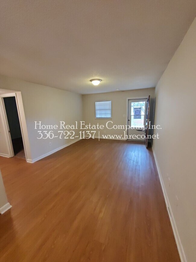 Building Photo - 3465 Valley Rd