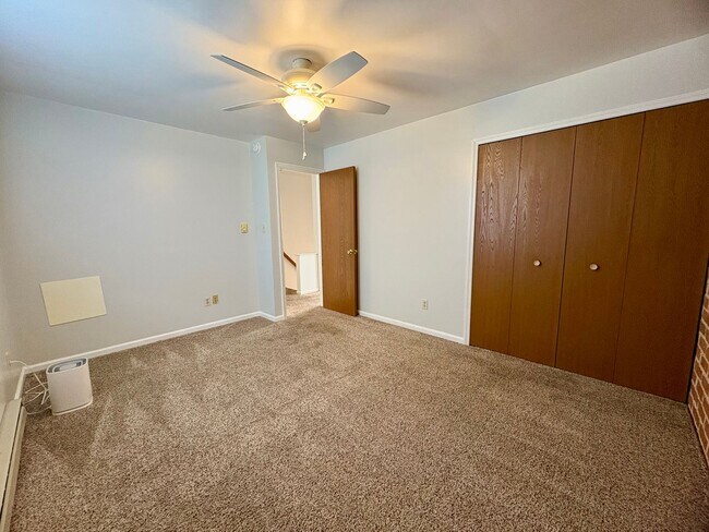 Building Photo - 211 Grandview Cir
