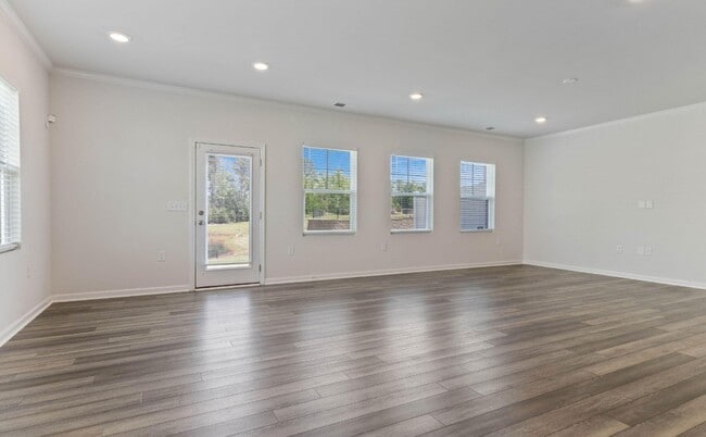 Building Photo - 5014 Pufa St