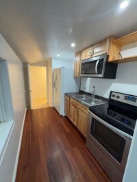 Building Photo - 370.5 H St