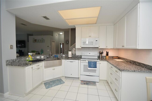 Building Photo - 7094 N Ocean Shore Blvd