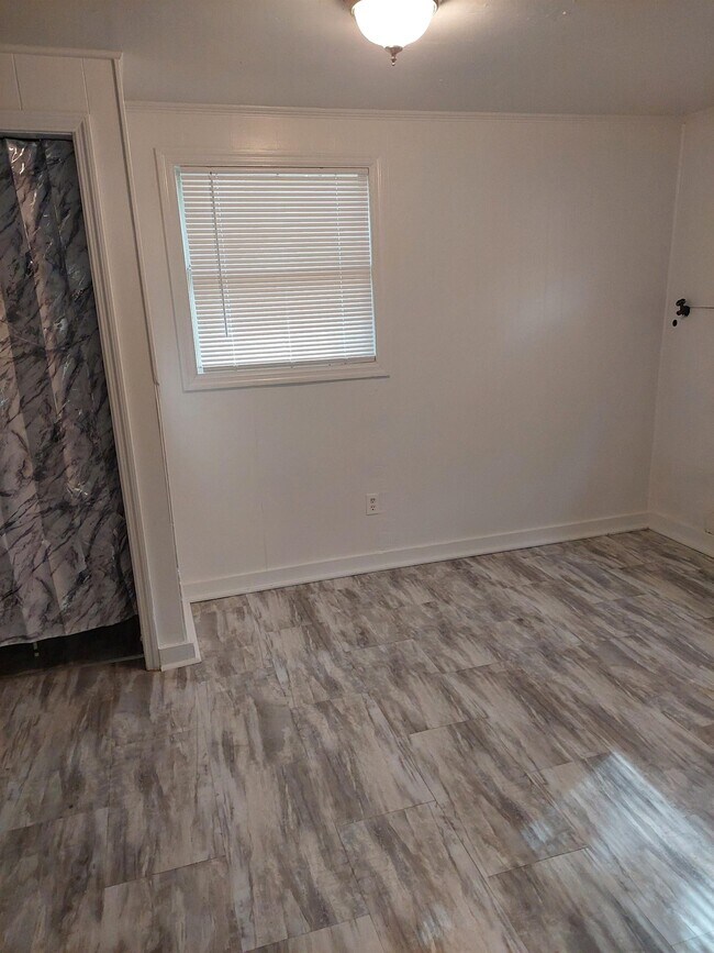 Building Photo - 5045 Tillie Ln