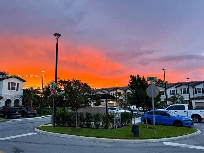 Building Photo - 5534 NW 27th Pl