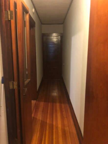 Building Photo - 18 Arch St