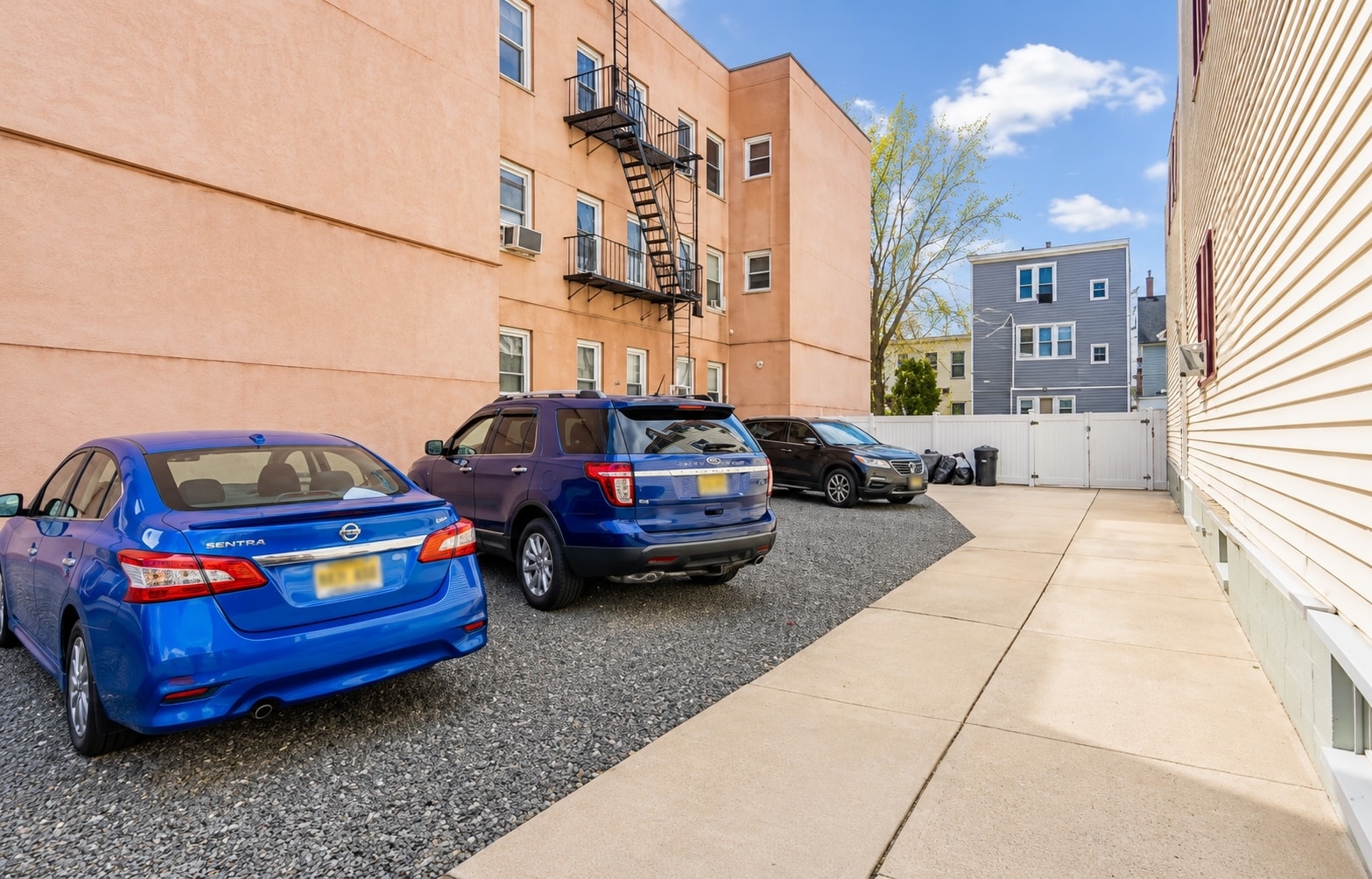 Parking Area - 140 E Jersey St